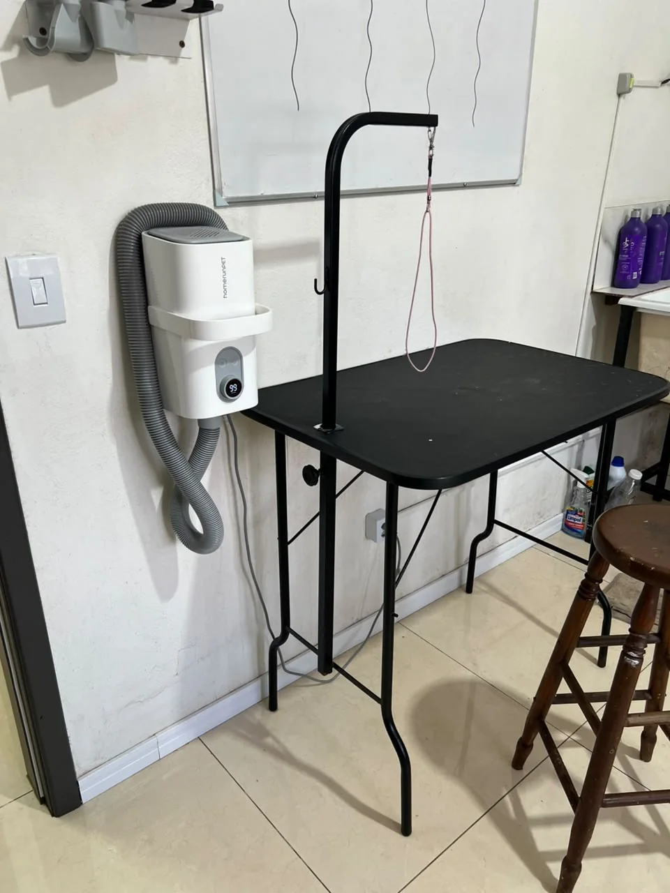 Mesa de banho e tosa e equipamentos de secagem
